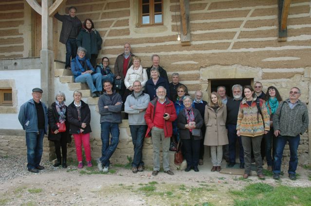 Chantier de restauration d'une "maison de commis" en pisé dans la Loire